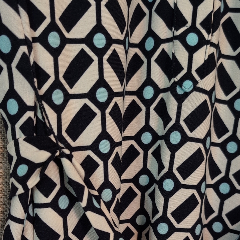 Elegant Navy, Light Blue and Off-White Geometric Long Sleeve Dress - Picture 5 of 9